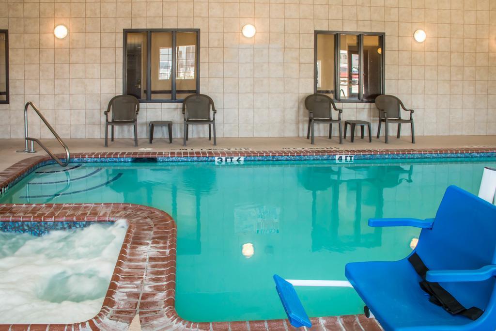Sleep Inn & Suites At Six Flags San Antonio Eksteriør billede