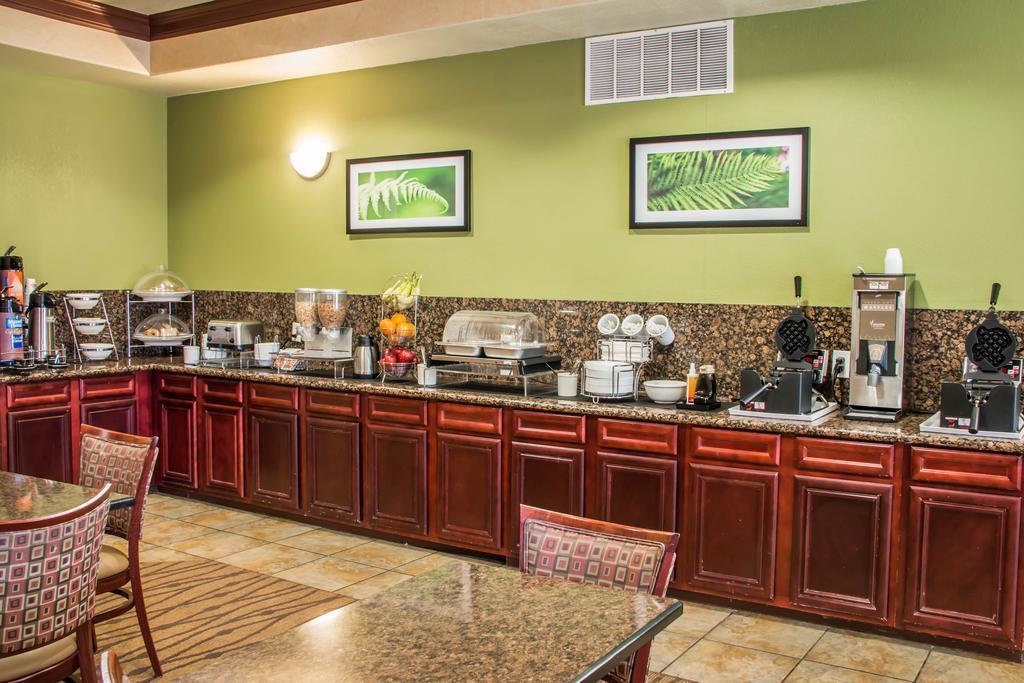 Sleep Inn & Suites At Six Flags San Antonio Eksteriør billede