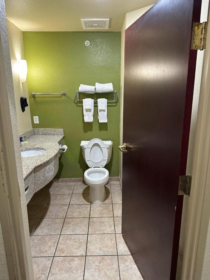 Sleep Inn & Suites At Six Flags San Antonio Eksteriør billede